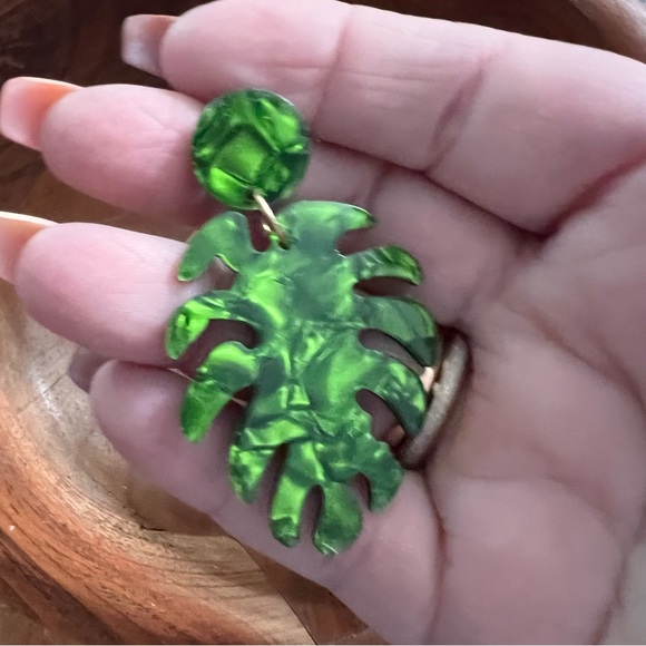 Emerald Green Palm Earrings Palm Leaf Fashion Earrings - Picture 3 of 5